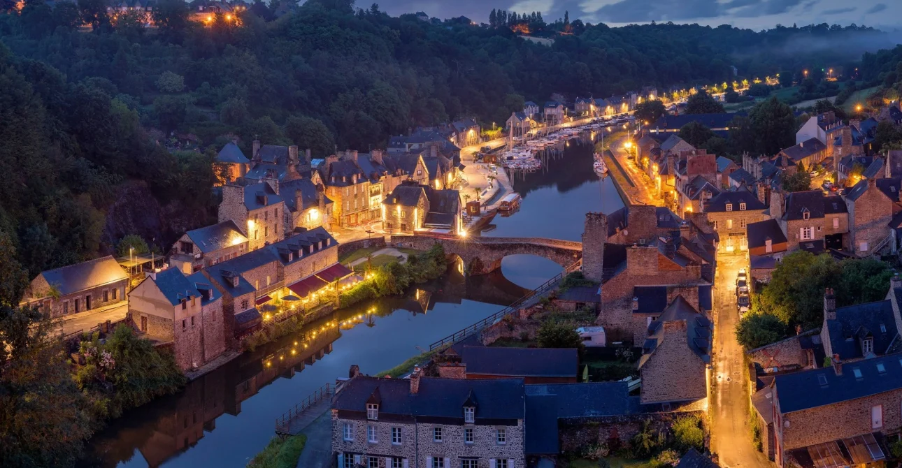 Choose the Perfect Europe Travel Package from Dubai 2 holiday packages from dubai to europe